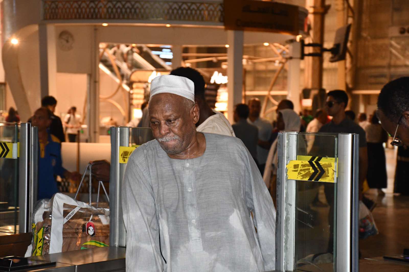 سكك حديد مصر تسير الرحلة الـ18 لدعم مبادرة العودة الطوعية للسودانيين