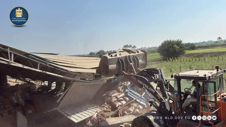 وزيرة التنمية المحلية تحيل مسؤولين بالخانكة والزراعة إلى النيابة بعد رصد مخالفات جسيمة