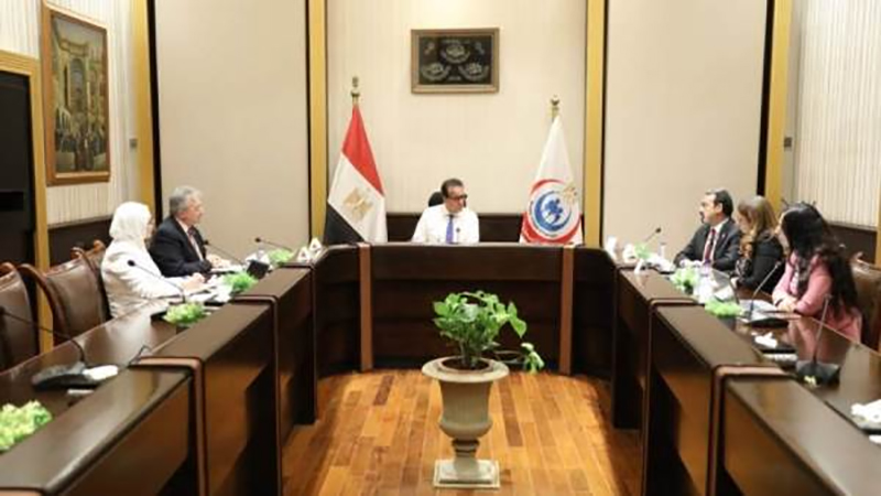 وزير الصحة يتابع ملف السياحة العلاجية