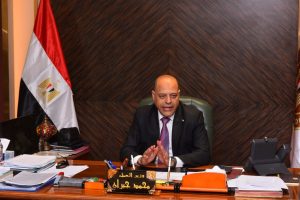 لـ217 عاملاً في 6 محافظات.. وزير العمل يعتمد صرف 800 ألف جنيه رعاية صحية وإعانات حوادث