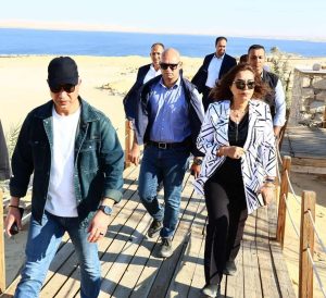 وزيرة التنمية المحلية ومحافظ الفيوم في جولة تفقدية بمحمية وادي الريان