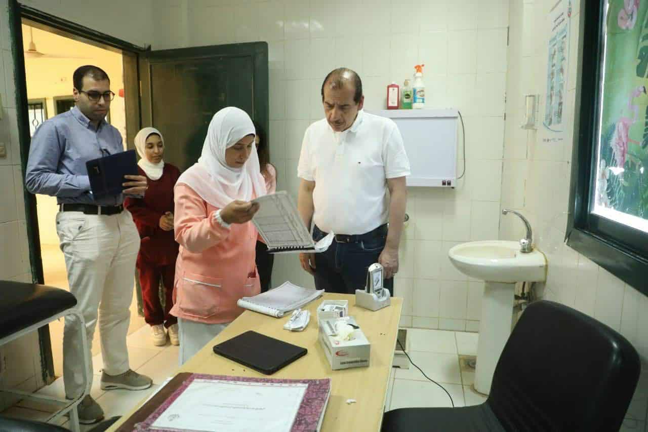 جولة تفقدية لنائب وزير الصحة داخل وحدتي صحة ”55” و “الأسرة المنيرة”