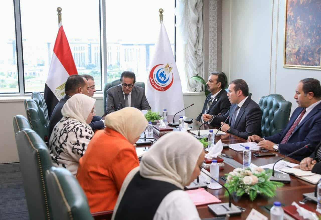 وزير الصحة يستقبل رئيس الجهاز المركزي للتنظيم والإدارة لتعزيز تطوير المنظومة الصحية