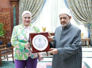 شيخ الأزهر يبحث مع رئيسة المجلس القومي للطفولة والأمومة سبل التعاون