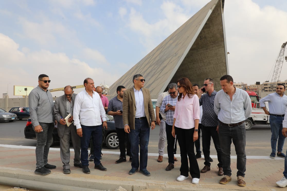 جولة تفقدية لمحافظ الجيزة داخل المنطقة المحيطة بالمتحف المصري الكبير