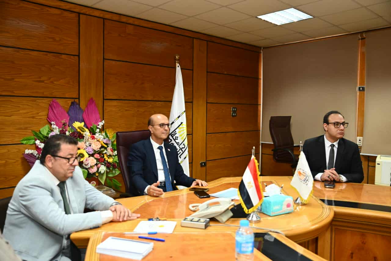 بالتعاون مع المحافظة.. جامعة أسيوط تناقش مشروع تحويل سور الجامعة إلى ممشى سياحي