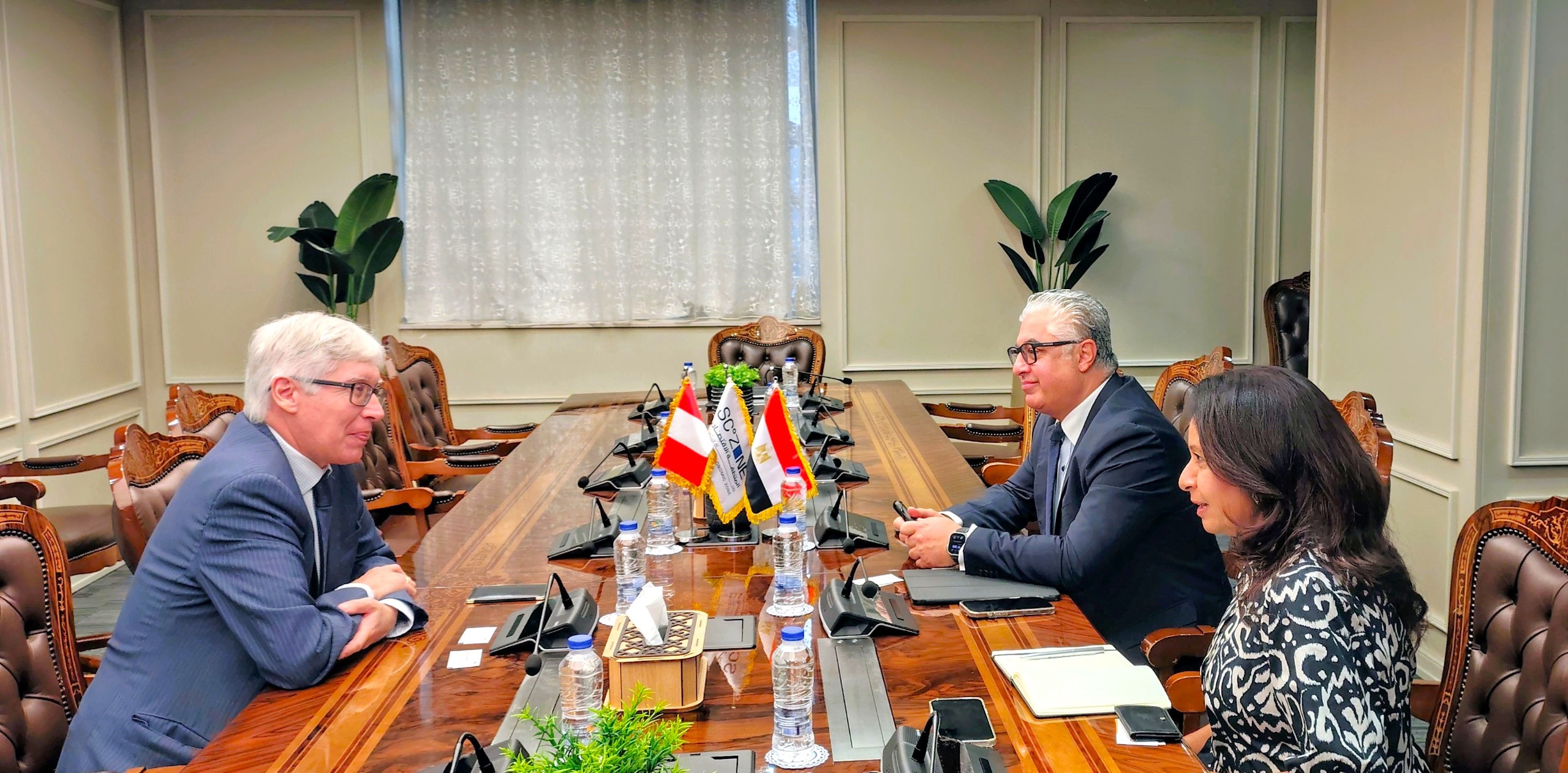 رئيس اقتصادية قناة السويس يستقبل سفير جمهورية بيرو بالقاهرة