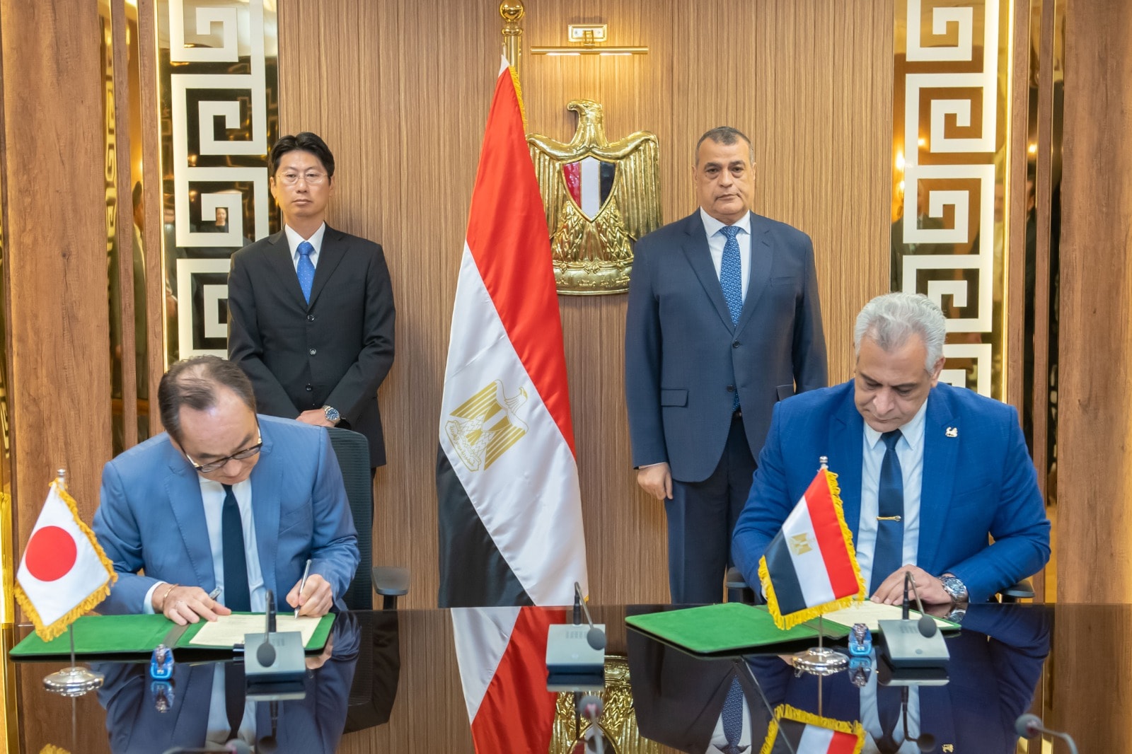 وزير الإنتاج الحربي يشهد توقيع مذكرة تفاهم مع شركة ميزوها اليابانية لتصنيع محطات توليد المياه من الهواء