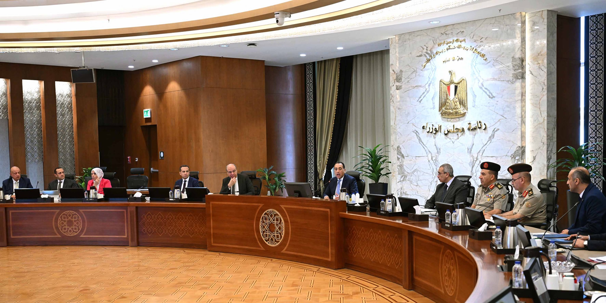 مدبولي يبحث سير تطوير البُنى التحتية في المطارات