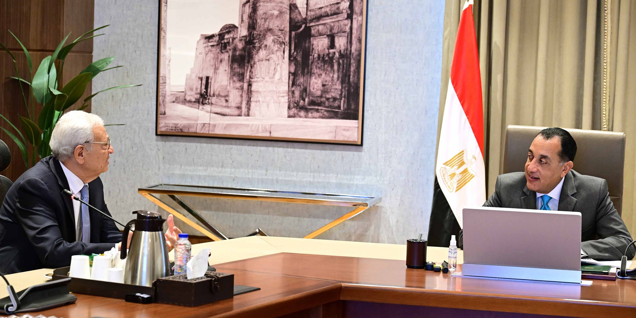 مدبولي يبحث تحسين الخدمات المقدمة إلكترونيا للمواطنين