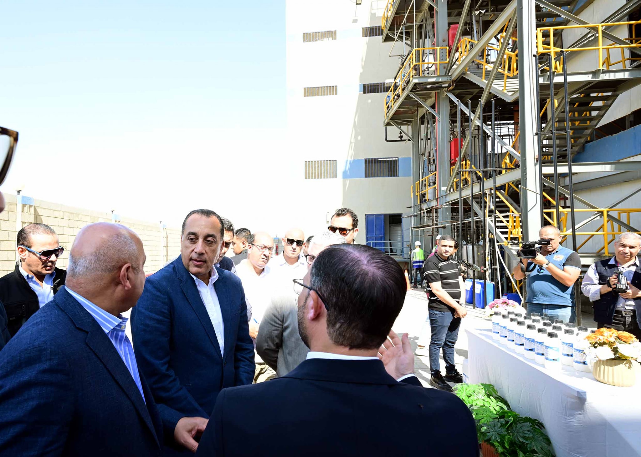 رئيس الوزراء يفتتح مصنع “كمت للصناعات التكاملية” في منطقة السخنة