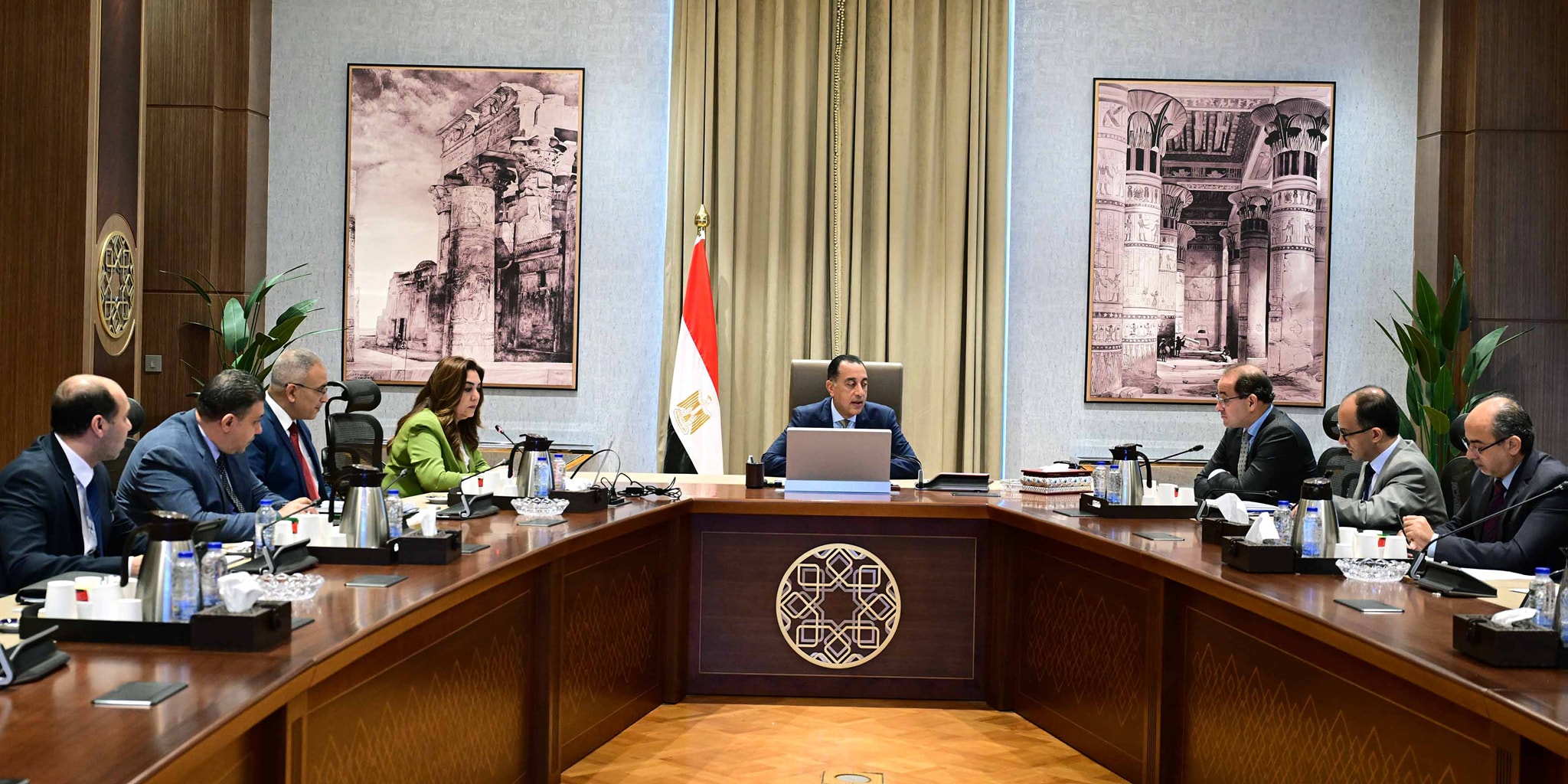 مدبولي يعقد اجتماعا مع وزيري التنمية المحلية والمالية