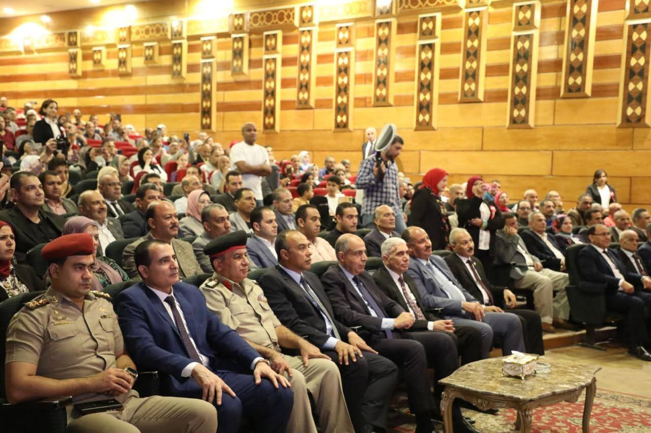 محافظ المنيا يشهد احتفالية مديرية التعليم بذكرى انتصارات أكتوبر