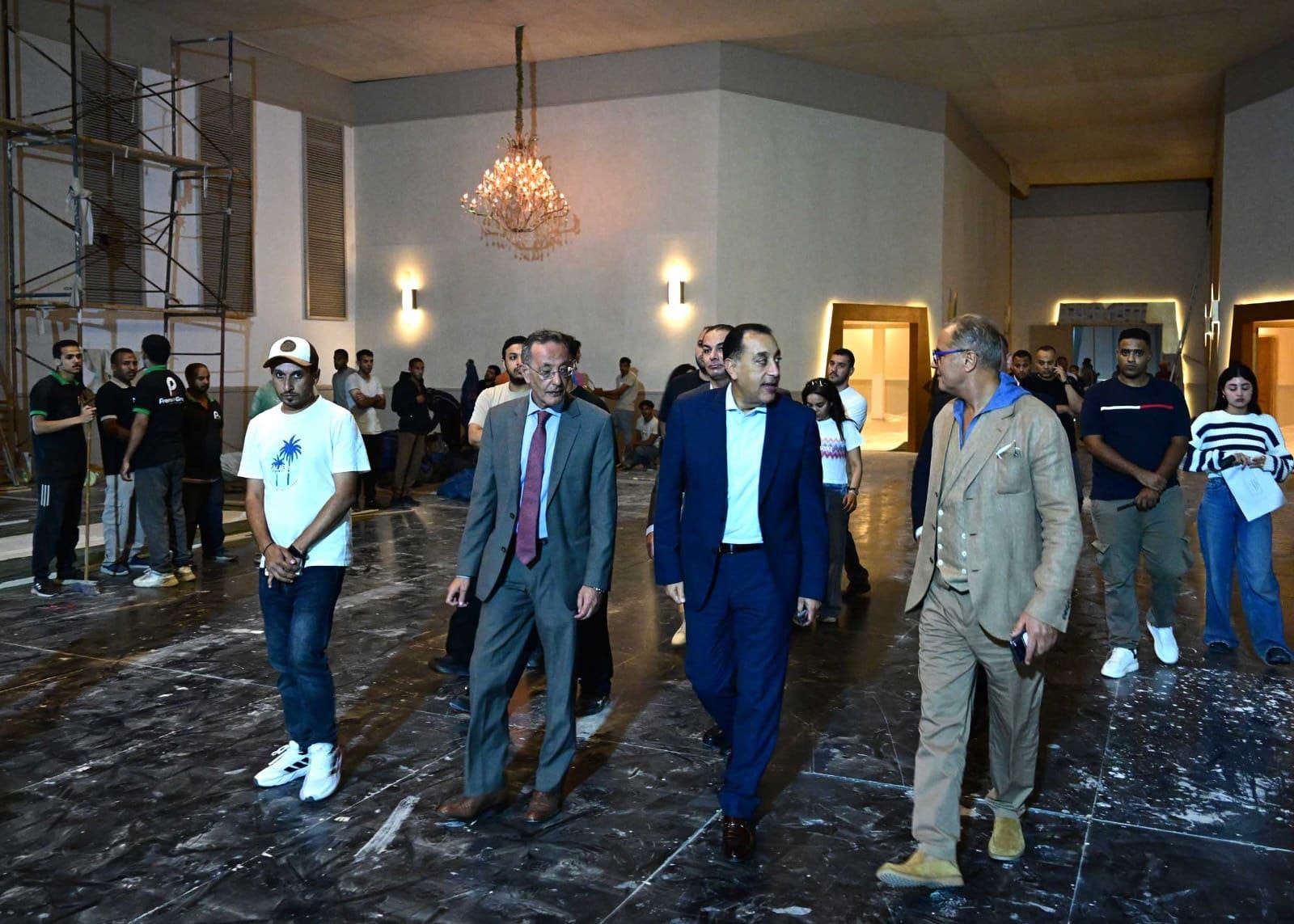 مدبولي يتفقد الترتيبات النهائية لاحتفالية افتتاح المتحف الكبير