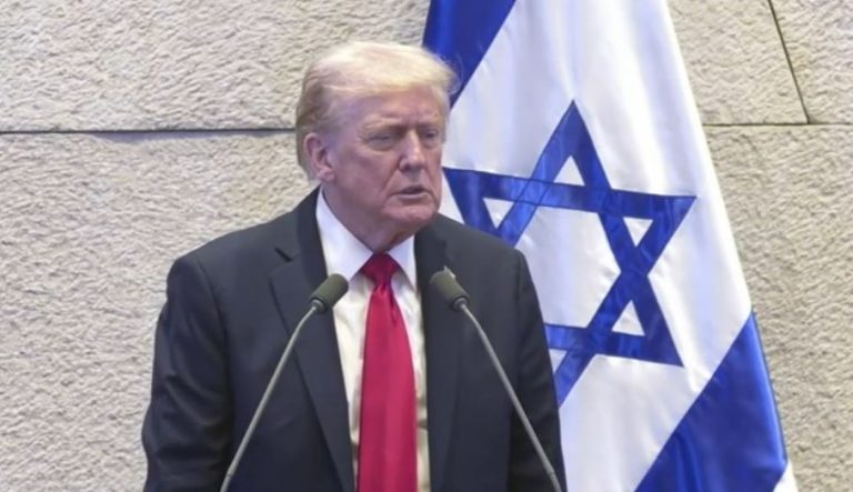 ترامب: بعض الدول العربية تملك ثروة هائلة قادرة على إعمار غزة