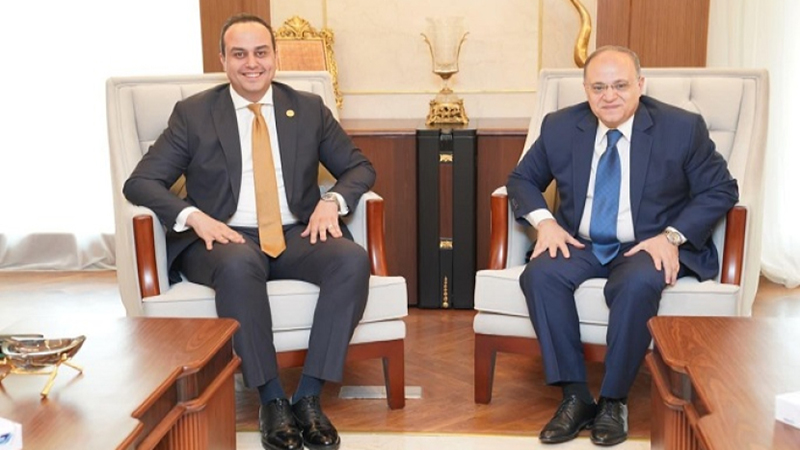 رئيس هيئة الرعاية الصحية يلتقي رئيس الدواء المصرية