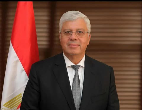 أيمن عاشور