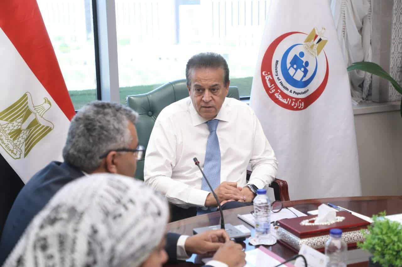 وزير الصحة يترأس اجتماع متابعة “المشروعات الصحية القومية”