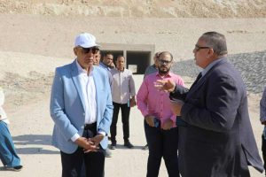 استعدادًا لفصل الشتاء.. محافظ المنيا يتفقد مخر سيل “البرشاوي – الضبع” على الطريق الصحراوي الشرقي بملوي