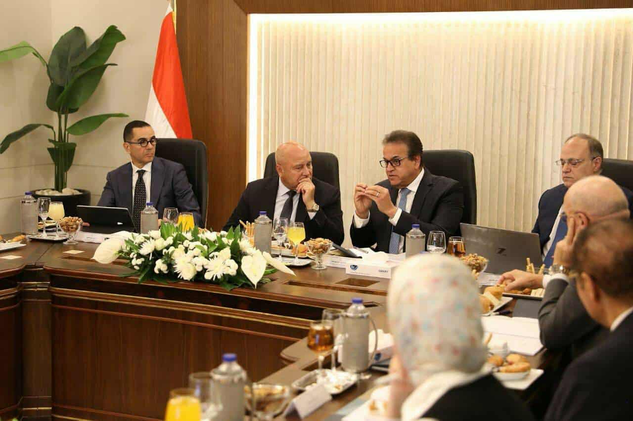 وزيرى الصحة والصناعة  يترأسان اجتماع مجلس إدارة هيئة الدواء المصرية