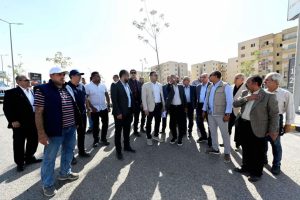 وزير الإسكان يتفقد مشروع “سكن لكل المصريين” والطرق والمحاور بالعبور الجديدة