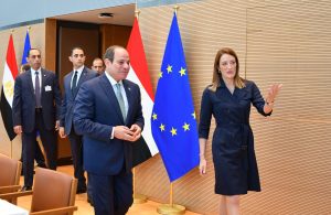 السيسي يلتقي رئيسة البرلمان الأوروبي في بروكسل