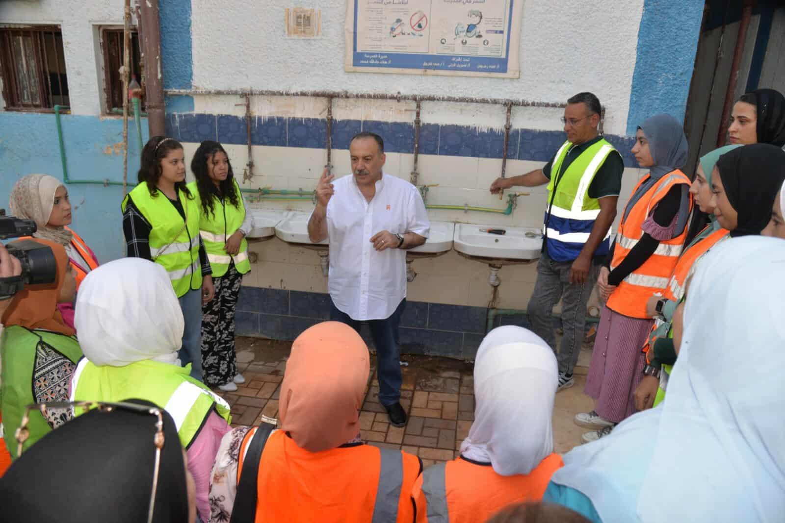 تدريب عملي لطالبات الثانوية الصناعية على أعمال السباكة الخفيفة بأسيوط