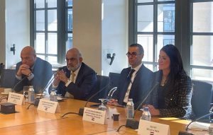 وزيرة التخطيط تبحث مع رئيس مؤسسة التمويل الدولية الجهود المشتركة لتمكين القطاع الخاص