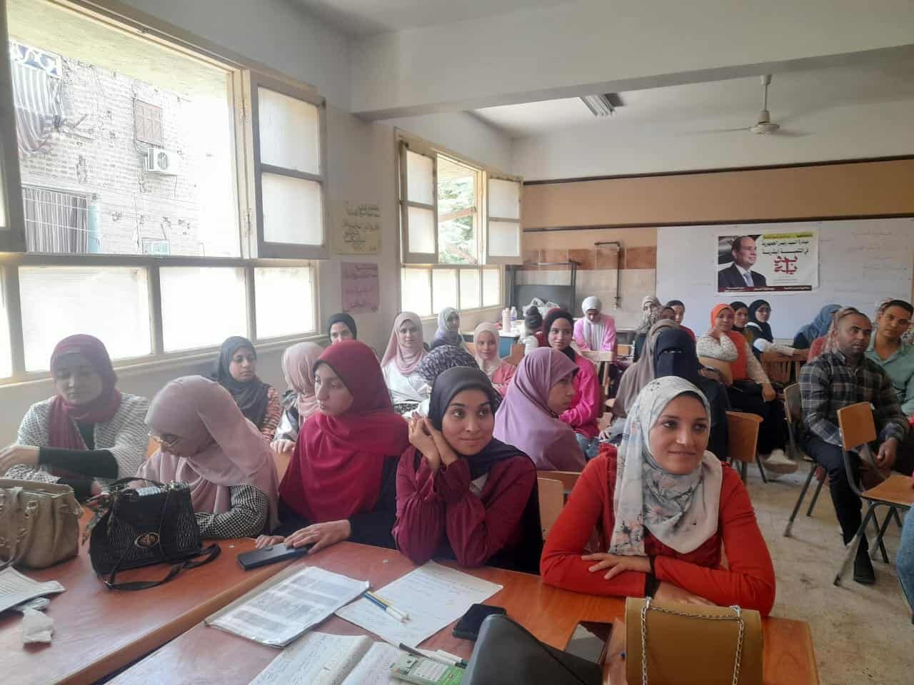 استمرار تدريب المعلمين الجدد والعاملين بالحصة على المناهج الدراسية المطورة بأسيوط