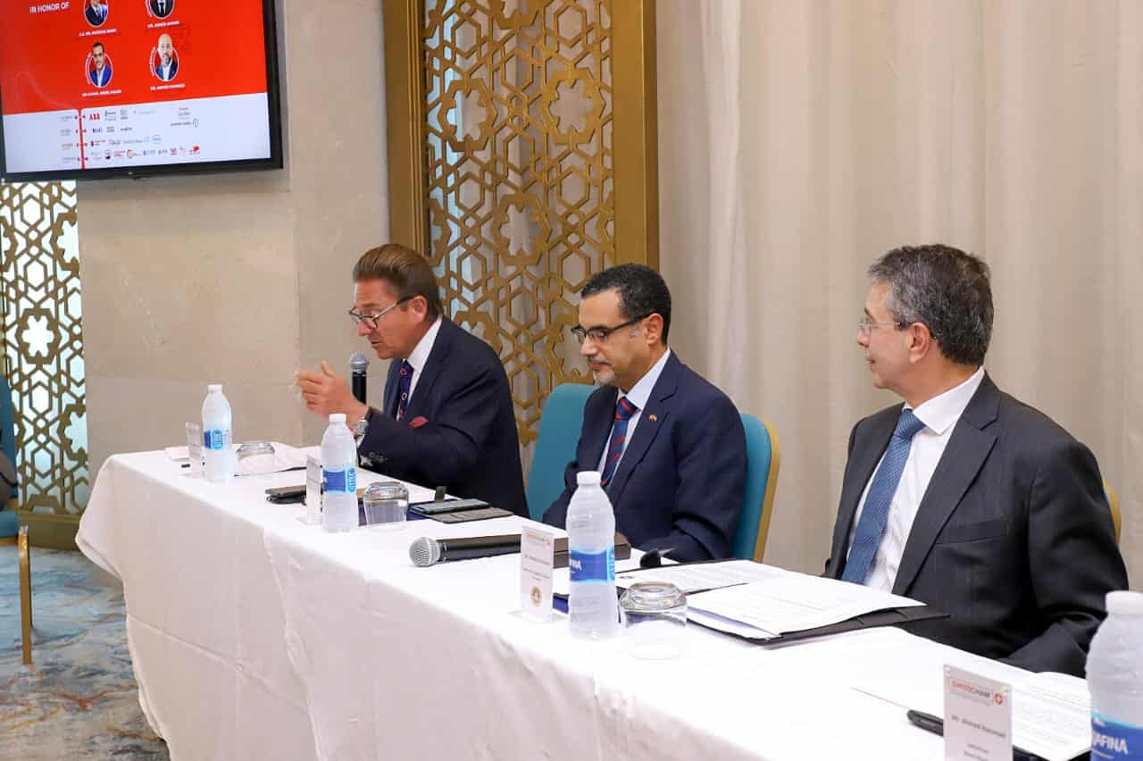 رئيس مصلحة الجمارك: نعمل على تطوير آليات التعاون مع القطاع الخاص المحلي والأجنبي