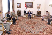 الرئيس السيسي يستقبل رئيس أركان القوات البرية الباكستانية في الاتحادية