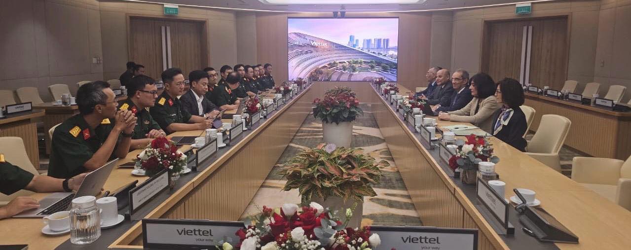 وزير الاتصالات يبحث تعزيز الاستثمارات الفيتنامية في مجالات التكنولوجيا وأشباه الموصلات وبناء القدرات الرقمية بمصر