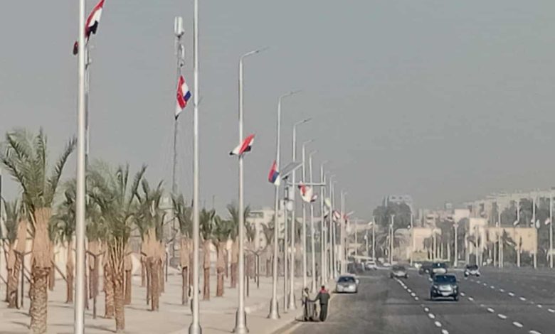 الأعلام واللافتات