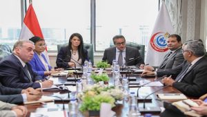 وزير الصحة يناقش مع وزيرة والتخطيط معدلات الإنجاز بملف الاستثمارات وحجم الإنفاق على المشروعات الصحية