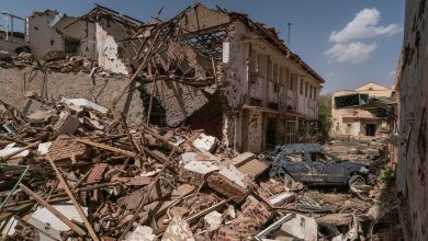 أدانت جمهورية مصر العربية، بشدة الهجوم الذي استهدف مركزًا لإيواء النازحين في مدينة الفاشر بشمال دارفور، وأسفر عن مقتل وإصابة العشرات، ووصفت الحادث بأنه انتهاك جسيم للقانون الدولي الإنساني.