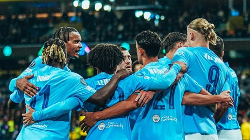 مانشستر سيتي يواجه برينتفورد لمطاردة صدارة الدوري الإنجليزي