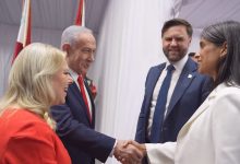 نتنياهو ونائب الرئيس الأمريكي يبحثان خطة ترامب بشأن غزة