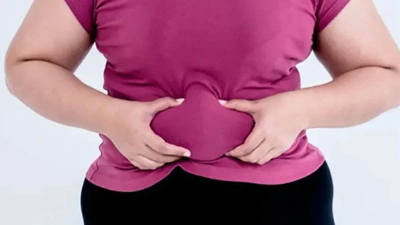 3 تغييرات في نمط الحياة للتخلص من دهون البطن العنيدة