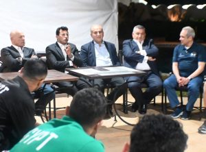 وزير الرياضة يزور معسكر منتخب المحليين بالمغرب