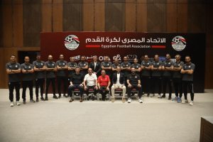 رئيس لجنة الحكام يجتمع مع حكام تقنية الفيديو بعد عودته من تشيلي