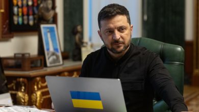 زيلينسكي يشيد بحزمة العقوبات الأوروبية الجديدة ضد روسيا