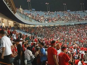 الجماهير تتوافد على استاد القاهرة لمتابعة مباراة مصر وغينيا