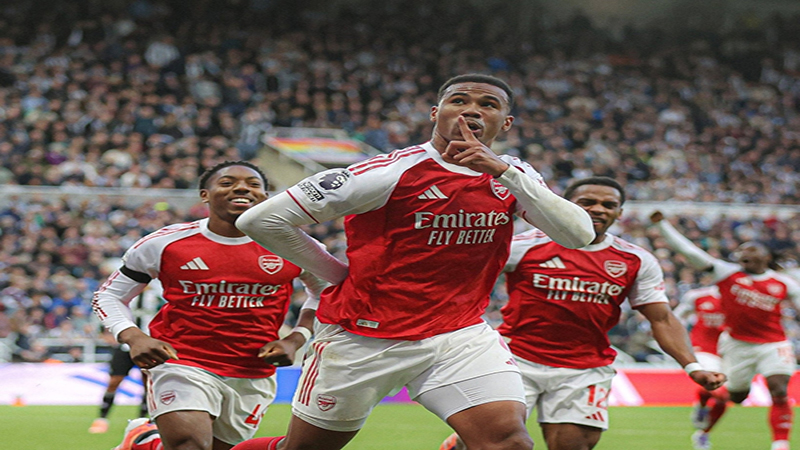 أرسنال يواجه أولمبياكوس في دوري أبطال أوروبا