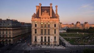 في ٧ دقائق فقط.. تفاصيل سرقة كنوز فرنسا الملكية من متحف اللوفر