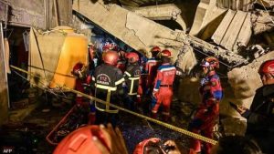 وفيات وإصابات.. تفاصيل انهيار مبنى مدرسة في إندونيسيا