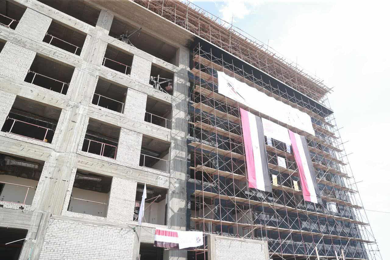 نائب وزير الصحة يجتمع بمحافظ الغربية لتطوير المنظومة الصحية 