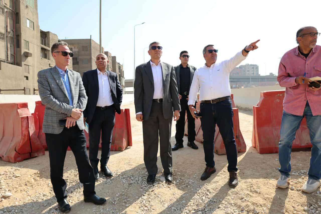 محافظ الجيزة يعاين الحالة العامة للطرق والمحاور المرورية والمسارات المؤدية للمتحف المصري الكبير