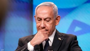 لاب توب وموبايل.. نتنياهو يحتوي غضب المحتجزين بالهدايا