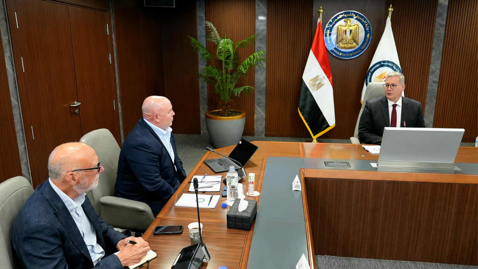 وزير البترول يلتقي وفدًا من شركات التعدين الأسترالية لبحث فرص الاستثمار