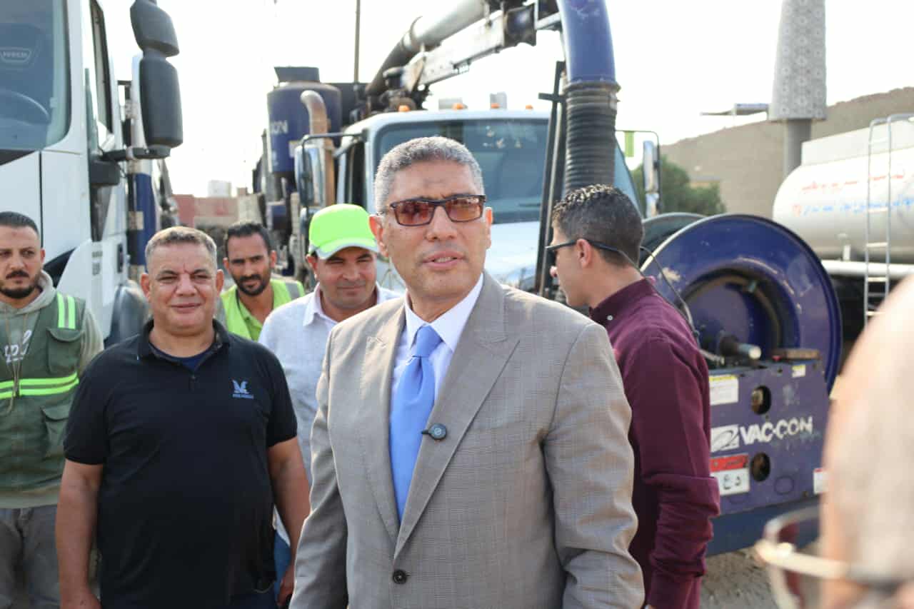 محافظ الجيزة يتفقد اصطفاف معدات شركة مياه الشرب والصرف الصحي